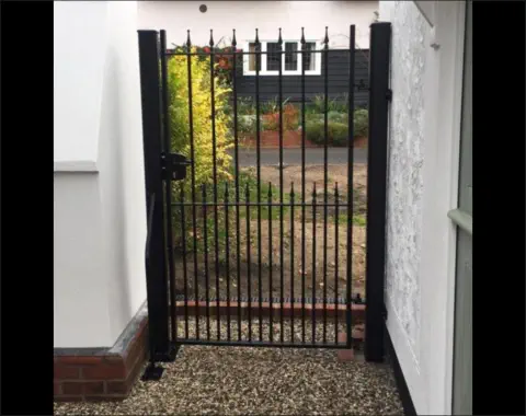 gates-m-1