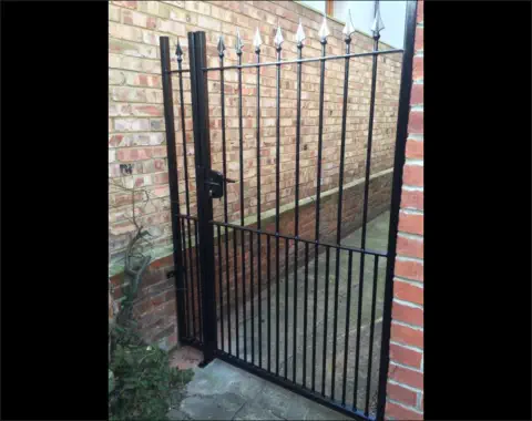 gates-m-4